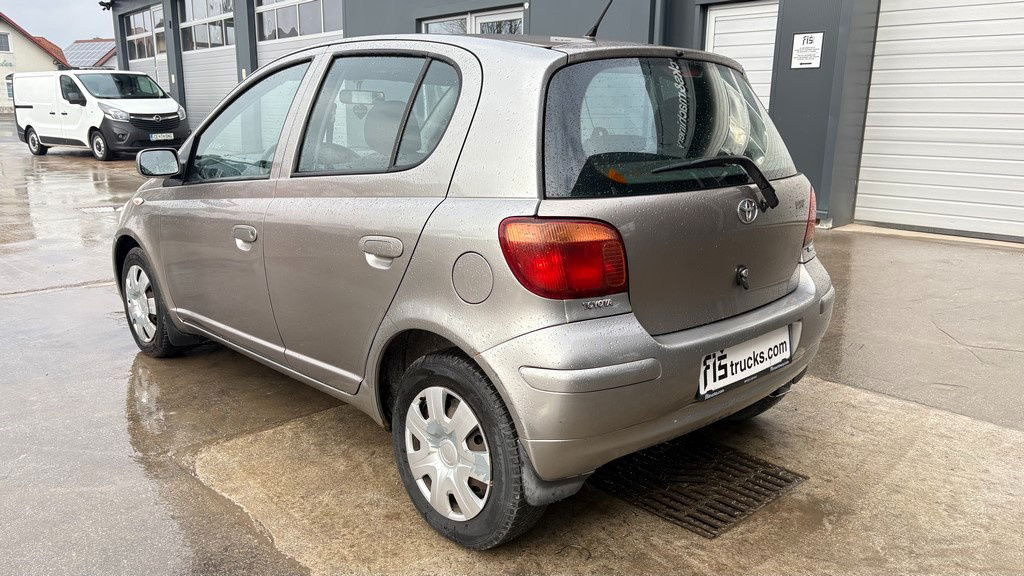 Toyota Yaris 1.3 - Petrol - 5 Doors - AC - Makineritë e tjera: foto 4 Toyota Yaris 1.3 - Petrol - 5 Doors - AC - Makineritë e tjera: foto 4