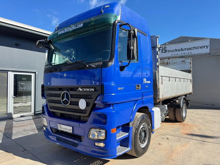Mercedes-Benz Actros 1841 L 4x2 tipper - tarpaulin - euro 5 - Kamion vetëshkarkues: foto 1 Mercedes-Benz Actros 1841 L 4x2 tipper - tarpaulin - euro 5 - Kamion vetëshkarkues: foto 1