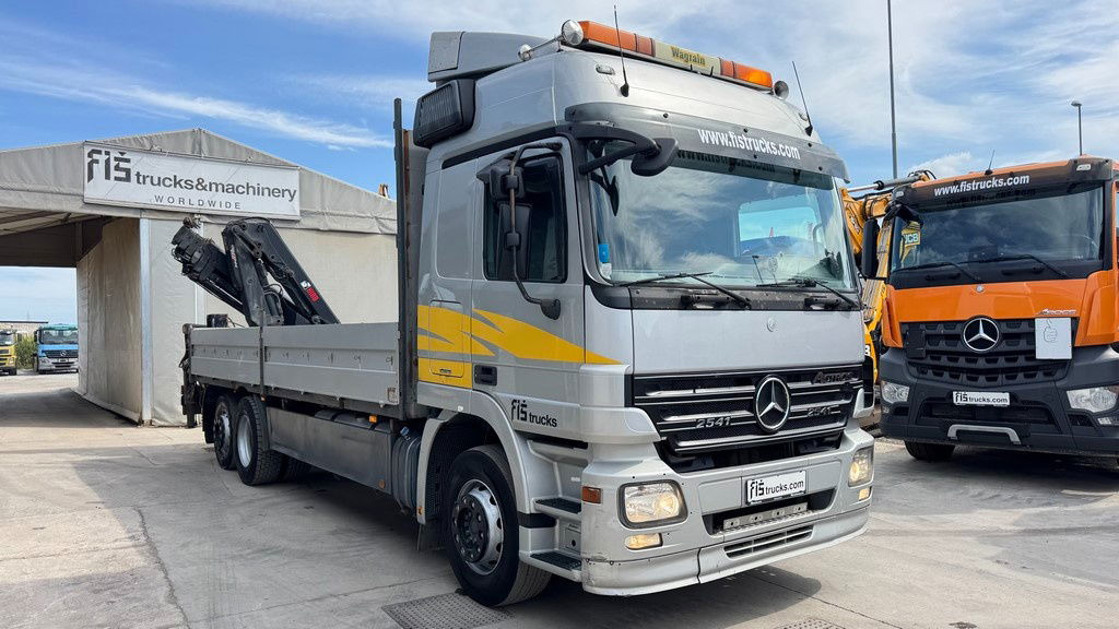 Mercedes-Benz Actros 2541 6x2 stake body - Hiab XS 144 Hipro 17.3M - Kamion me karroceri të hapur, Kamion me vinç: foto 3 Mercedes-Benz Actros 2541 6x2 stake body - Hiab XS 144 Hipro 17.3M - Kamion me karroceri të hapur, Kamion me vinç: foto 3