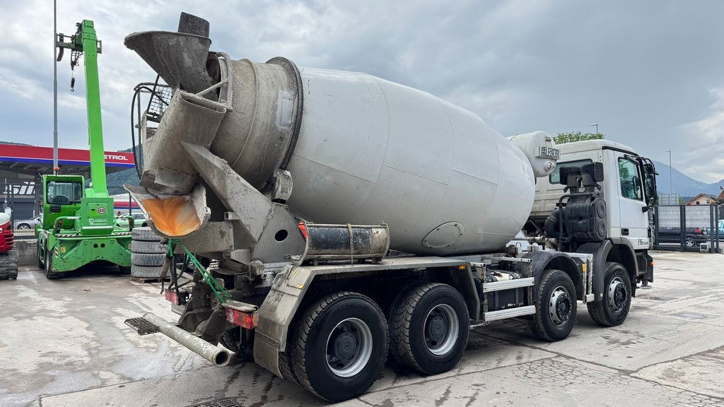Mercedes-Benz Actros 3241 8x4 mixer 9m3 - Autobetoniere: foto 5 Mercedes-Benz Actros 3241 8x4 mixer 9m3 - Autobetoniere: foto 5