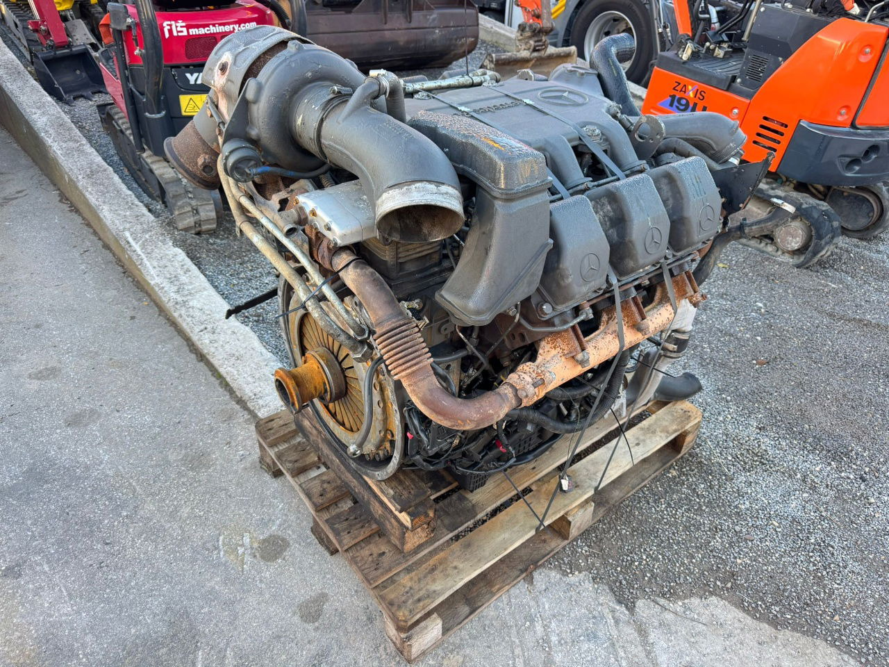 Mercedes-Benz Engine V6 - 2010 Year - 230.000KM - damaged - Motori për Kamioni: foto 4 Mercedes-Benz Engine V6 - 2010 Year - 230.000KM - damaged - Motori për Kamioni: foto 4