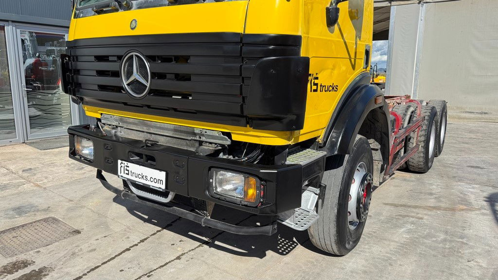 Mercedes-Benz SK 2627 6x4 chassis - V6 - full spring - Kamion kabinë-shasi: foto 2 Mercedes-Benz SK 2627 6x4 chassis - V6 - full spring - Kamion kabinë-shasi: foto 2