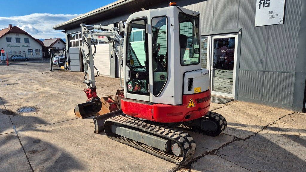 Takeuchi TB138FR - Powertilt - 3X Buckets - 2015 Year - Miniekskavator: foto 4 Takeuchi TB138FR - Powertilt - 3X Buckets - 2015 Year - Miniekskavator: foto 4