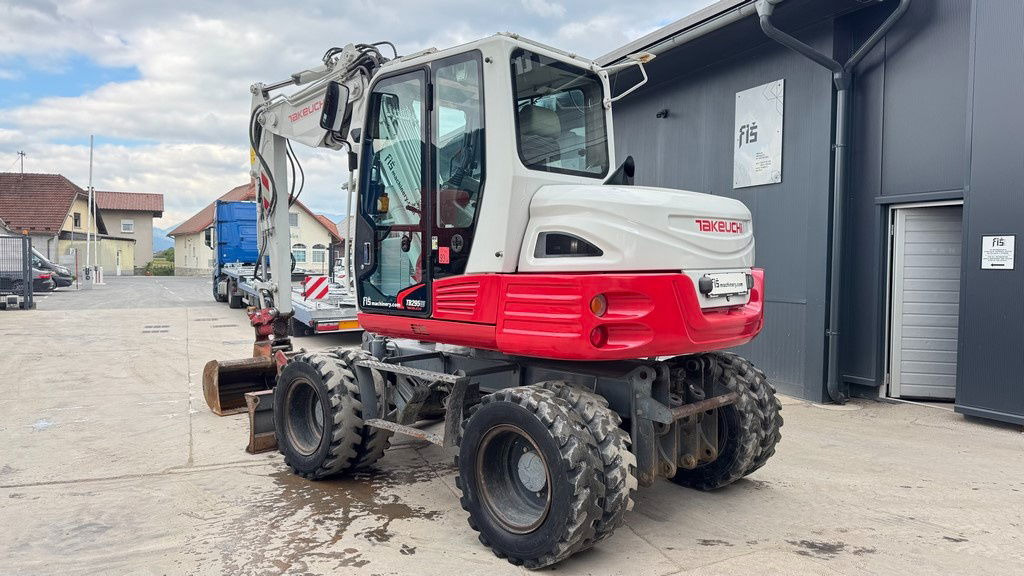 Takeuchi TB295W - 2014 Year - Powertilt - 3X Buckets - Ekskavator me goma: foto 3 Takeuchi TB295W - 2014 Year - Powertilt - 3X Buckets - Ekskavator me goma: foto 3