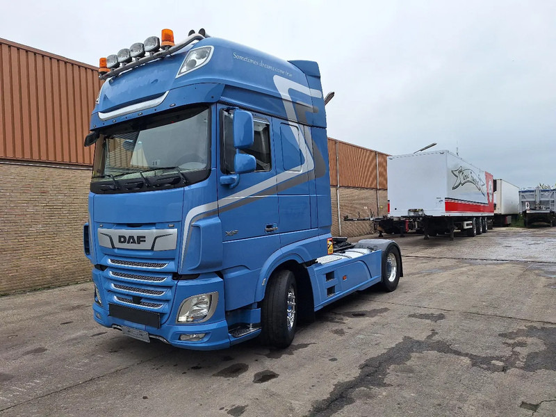 DAF XF 530 XF 530 - Gjysmë-kamion: foto 1 DAF XF 530 XF 530 - Gjysmë-kamion: foto 1