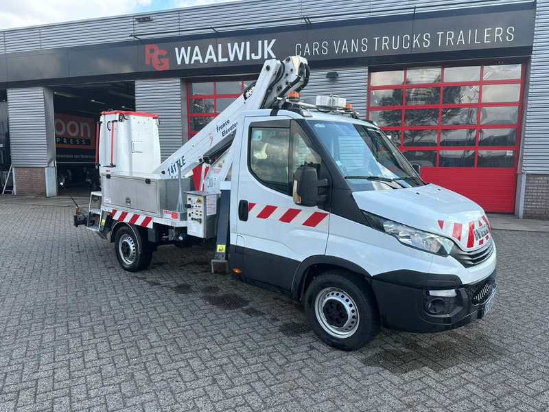 Iveco Daily 35S14 521 working hours, 14 meters Airco - Kamioncine: foto 4 Iveco Daily 35S14 521 working hours, 14 meters Airco - Kamioncine: foto 4