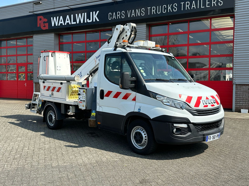 Iveco Daily 35S14 APK 10-07-2026 Nederlands Kenteken 14 meter, 4x stamped, 413 working hours - Kamioncine: foto 3 Iveco Daily 35S14 APK 10-07-2026 Nederlands Kenteken 14 meter, 4x stamped, 413 working hours - Kamioncine: foto 3