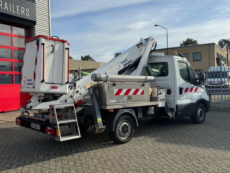 Iveco Daily 35S14 Werkhoogte 14 mtr, 221 draaiuren 18.215 km - Kamioncine: foto 5 Iveco Daily 35S14 Werkhoogte 14 mtr, 221 draaiuren 18.215 km - Kamioncine: foto 5