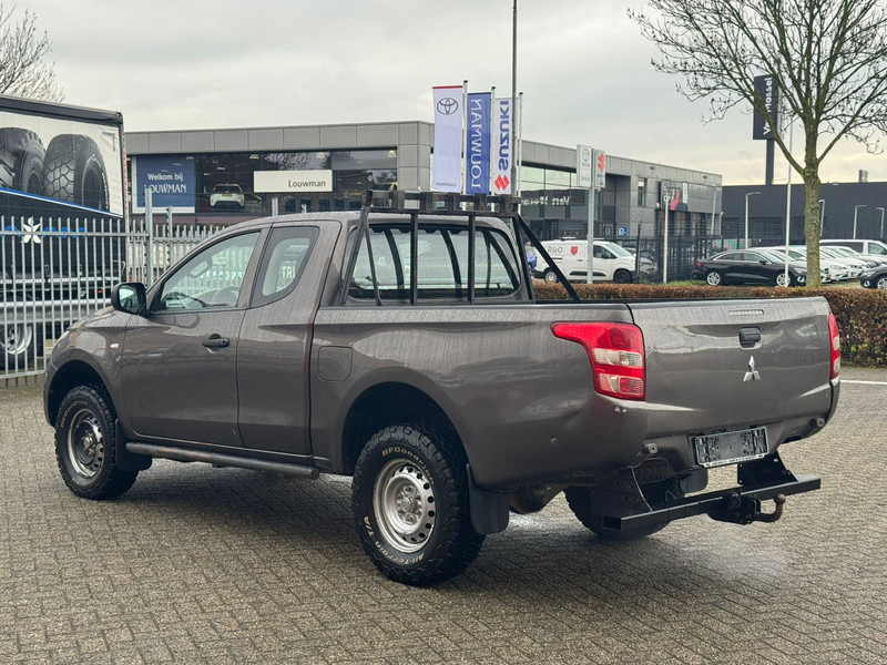 Mitsubishi L200 4*4 airco - Pick up: foto 4 Mitsubishi L200 4*4 airco - Pick up: foto 4