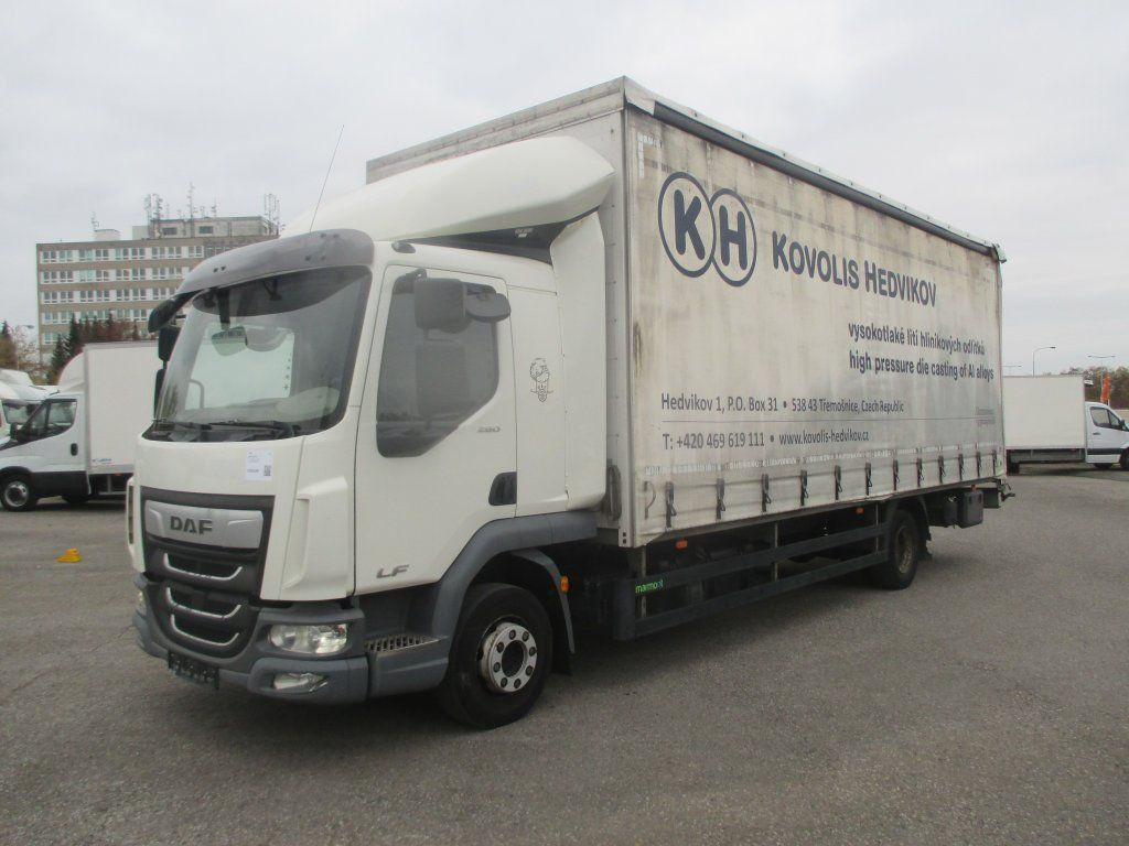 DAF LF 12.260 - Kamion me tendë: foto 1 DAF LF 12.260 - Kamion me tendë: foto 1