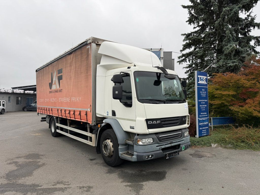 DAF LF55.250 EURO 4 - Kamion me tendë: foto 2 DAF LF55.250 EURO 4 - Kamion me tendë: foto 2