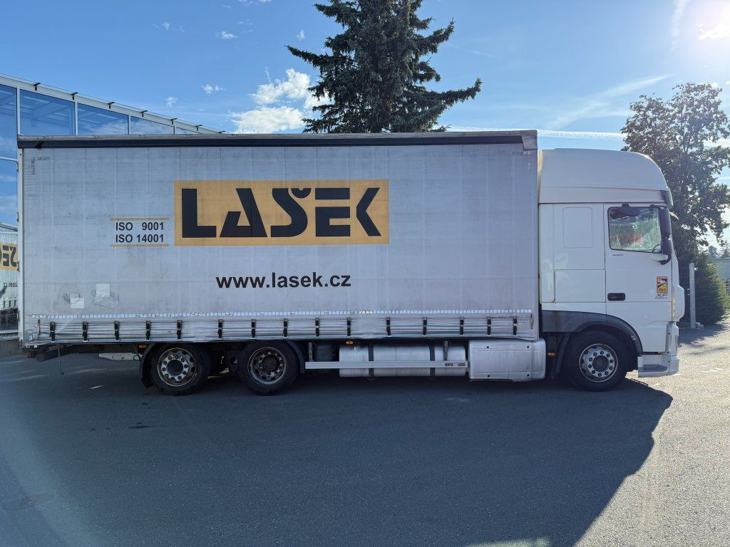 DAF XF440 EURO 6 6x2 - Kamion me tendë: foto 3 DAF XF440 EURO 6 6x2 - Kamion me tendë: foto 3