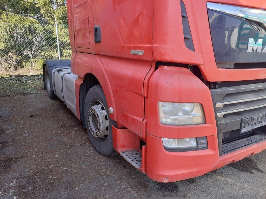 MAN TGX18.460 XLX Motorschaden/engine damage - Gjysmë-kamion: foto 5 MAN TGX18.460 XLX Motorschaden/engine damage - Gjysmë-kamion: foto 5