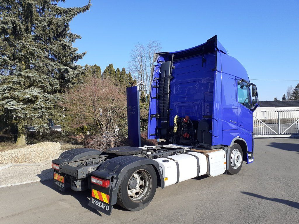 Volvo FH500 XL EURO 6 MEGA/lowdeck - Gjysmë-kamion: foto 4 Volvo FH500 XL EURO 6 MEGA/lowdeck - Gjysmë-kamion: foto 4