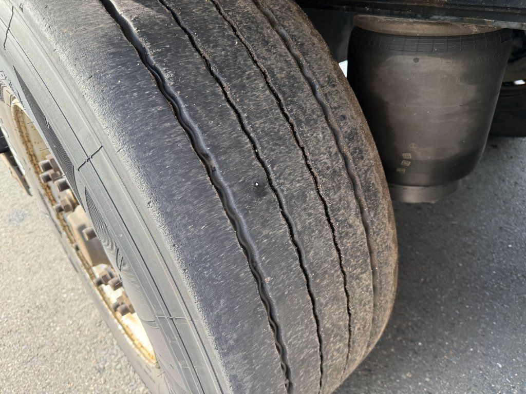 Krone Carrier Vector 1550 DoppelStock - Gjysmë rimorkio me vagonetë të mbyllur: foto 4 Krone Carrier Vector 1550 DoppelStock - Gjysmë rimorkio me vagonetë të mbyllur: foto 4