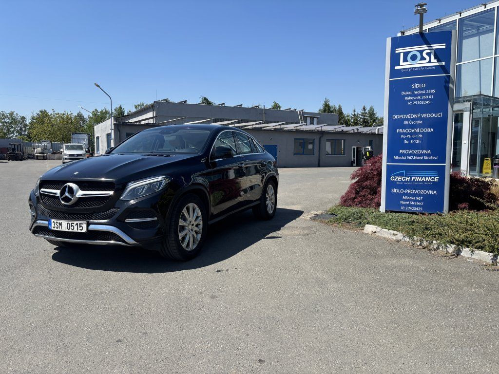 Mercedes-Benz d Coupe - Makinë me portobagazh: foto 1 Mercedes-Benz d Coupe - Makinë me portobagazh: foto 1