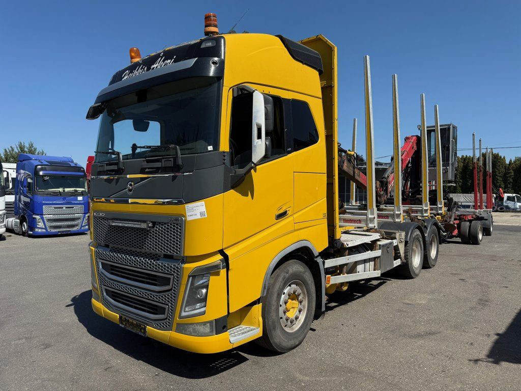 Volvo FH 16 750 6x4 + Fliegl - Kamion për transport druri, Kamion me vinç: foto 3 Volvo FH 16 750 6x4 + Fliegl - Kamion për transport druri, Kamion me vinç: foto 3