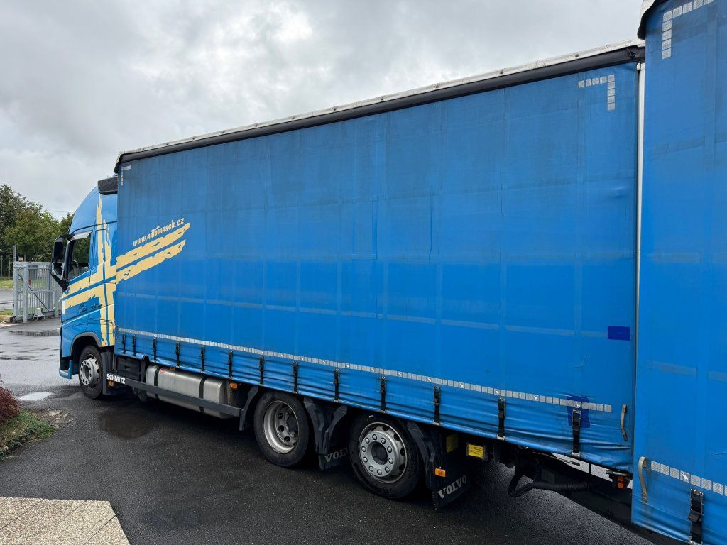 Volvo FH500 6x2 Euro 6 + Schmitz - Kamion me tendë: foto 4 Volvo FH500 6x2 Euro 6 + Schmitz - Kamion me tendë: foto 4