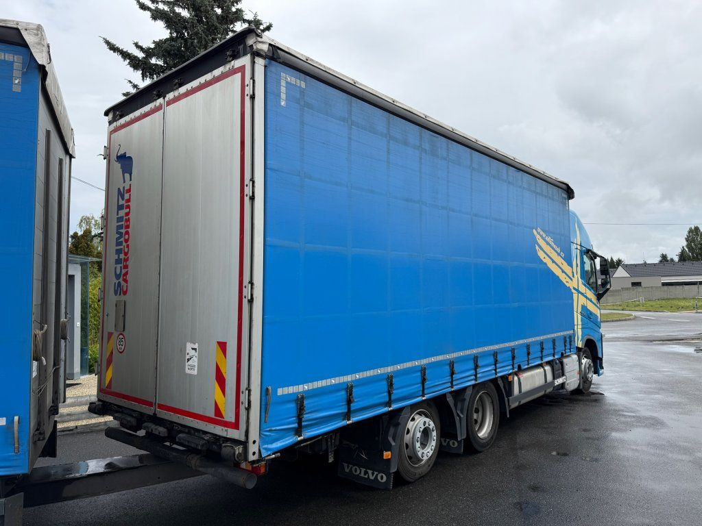 Volvo FH500 6x2 Euro 6 + Schmitz - Kamion me tendë: foto 3 Volvo FH500 6x2 Euro 6 + Schmitz - Kamion me tendë: foto 3