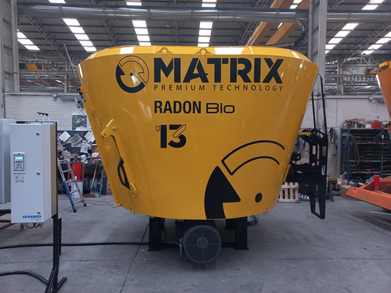 Italmix matrix radon bio elettric - Vagon për përzierjen e foragjereve: foto 1 Italmix matrix radon bio elettric - Vagon për përzierjen e foragjereve: foto 1