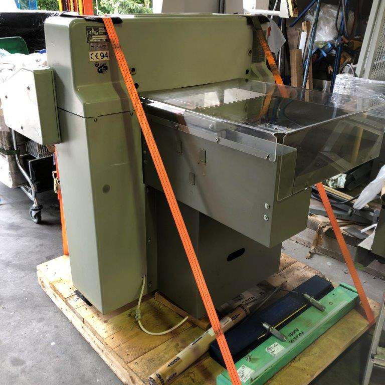 Cutting machine Polar 58 EM - Makinë për prerje letre: foto 5 Cutting machine Polar 58 EM - Makinë për prerje letre: foto 5