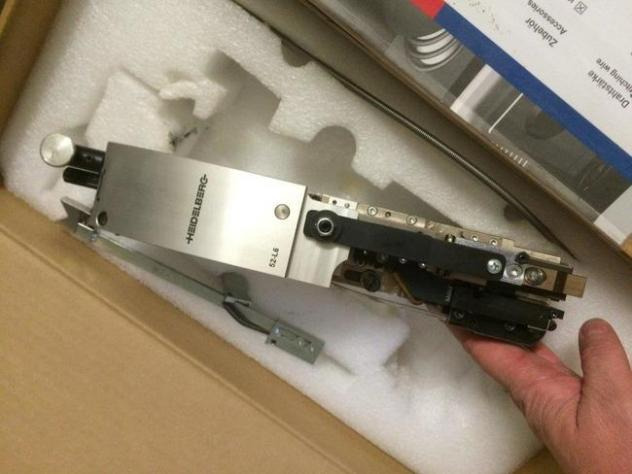 Heidelberg 52-L6 ring eyelet stitching heads - Makinë printimi: foto 1 Heidelberg 52-L6 ring eyelet stitching heads - Makinë printimi: foto 1