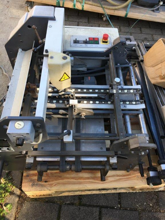Heidelberg steel KBi 1-36 hook-in cross-fold unit - Makinë palosëse: foto 3 Heidelberg steel KBi 1-36 hook-in cross-fold unit - Makinë palosëse: foto 3