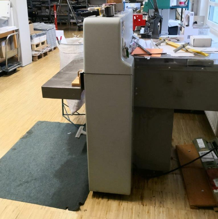 Polar 58 EM cutting machine - Makinë për prerje letre: foto 3 Polar 58 EM cutting machine - Makinë për prerje letre: foto 3