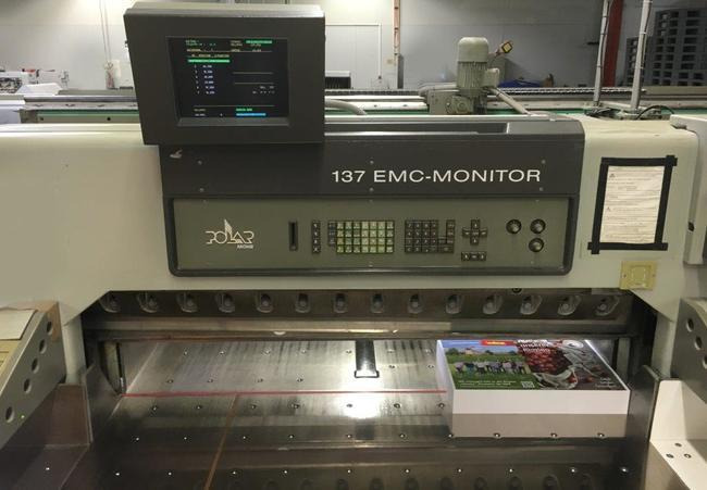 Polar Mohr 137 EM-MON cutting line - Makinë për prerje letre: foto 1 Polar Mohr 137 EM-MON cutting line - Makinë për prerje letre: foto 1