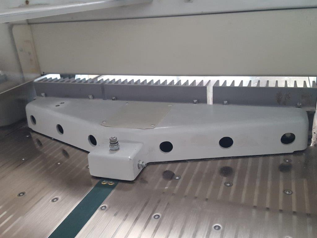 Polar Mohr High Speed Cutter Polar 115 ED - Makinë për prerje letre: foto 4 Polar Mohr High Speed Cutter Polar 115 ED - Makinë për prerje letre: foto 4