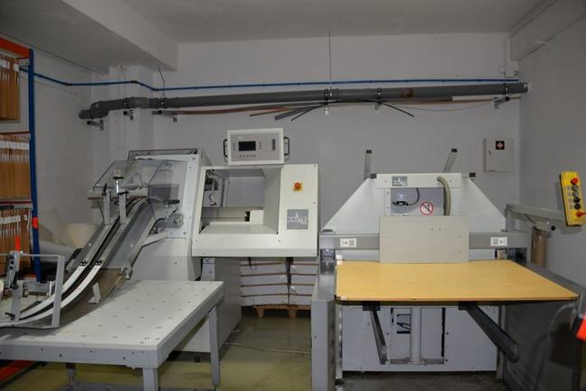 Solo punch Label Die cutter POLAR Mohr model DC-M - Makinë për prerje letre: foto 1 Solo punch Label Die cutter POLAR Mohr model DC-M - Makinë për prerje letre: foto 1