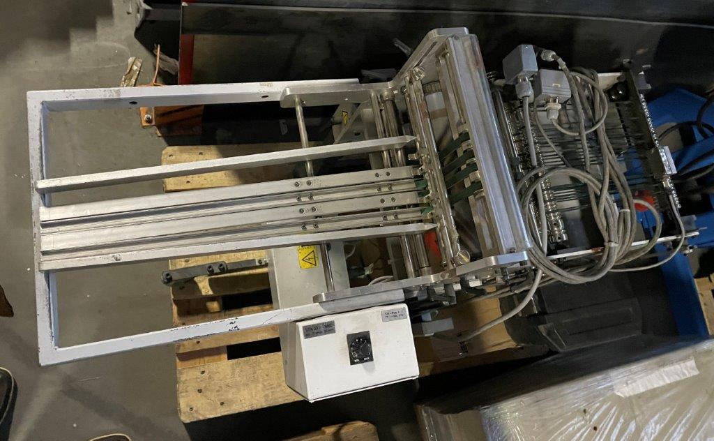 Small sized mobile stack delivery Heidelberg Stahlfolder STA 30 F - Makinë palosëse: foto 3 Small sized mobile stack delivery Heidelberg Stahlfolder STA 30 F - Makinë palosëse: foto 3