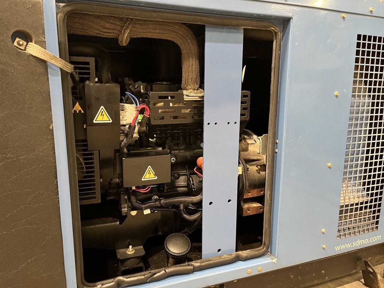 SDMO 16 kVa Mitsubishi diesel - Set gjeneratori: foto 5 SDMO 16 kVa Mitsubishi diesel - Set gjeneratori: foto 5