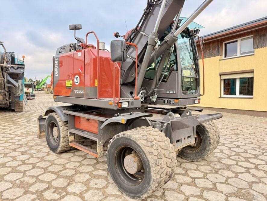 Volvo EWR150E - Ekskavator me goma: foto 5 Volvo EWR150E - Ekskavator me goma: foto 5