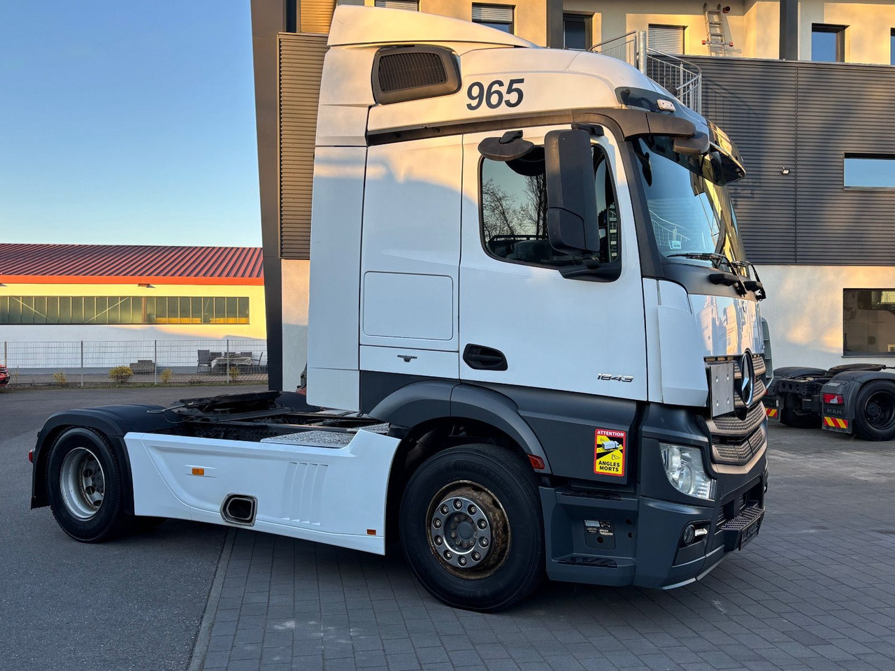 Mercedes-Benz Actros 1843 1845 - Gjysmë-kamion: foto 1 Mercedes-Benz Actros 1843 1845 - Gjysmë-kamion: foto 1