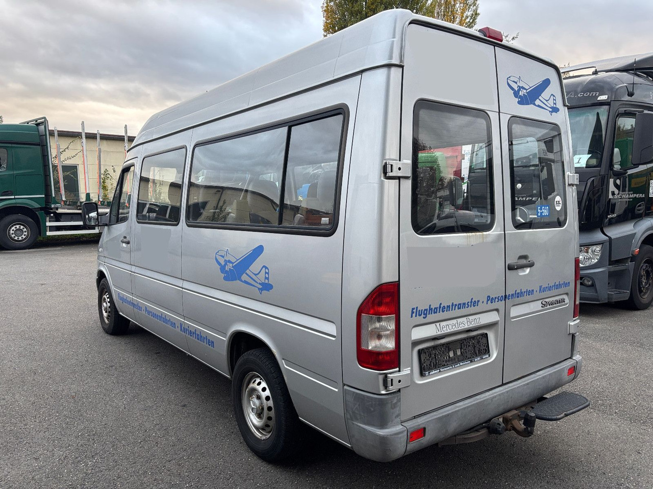 Mercedes-Benz 211 CDI 9 Sitze - Furgon pasagjerësh: foto 3 Mercedes-Benz 211 CDI 9 Sitze - Furgon pasagjerësh: foto 3