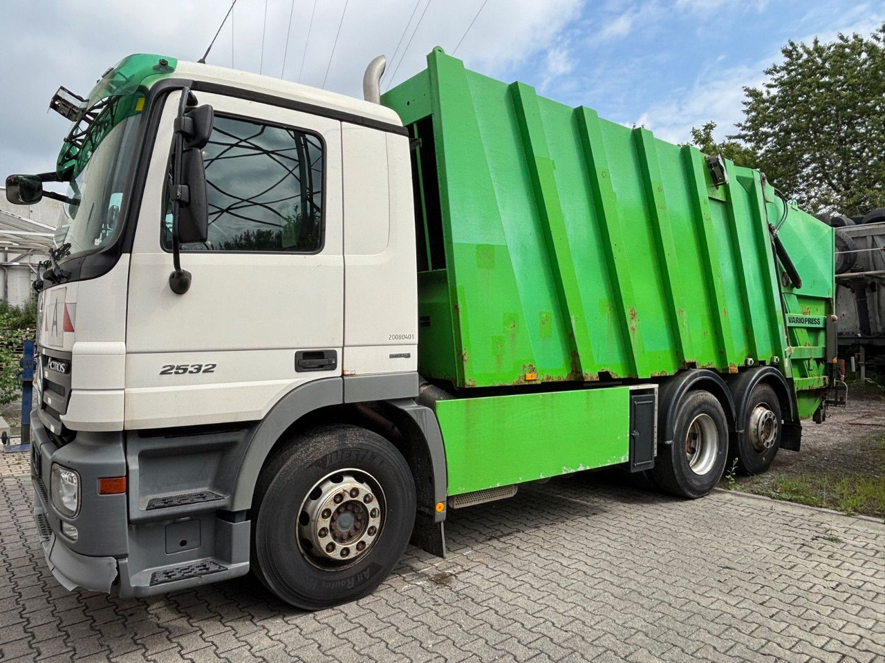 Mercedes-Benz 2532L EU5/Zöller Schüttung/VarioPress/Blatt-Luft - Kamion mbeturinash: foto 4 Mercedes-Benz 2532L EU5/Zöller Schüttung/VarioPress/Blatt-Luft - Kamion mbeturinash: foto 4