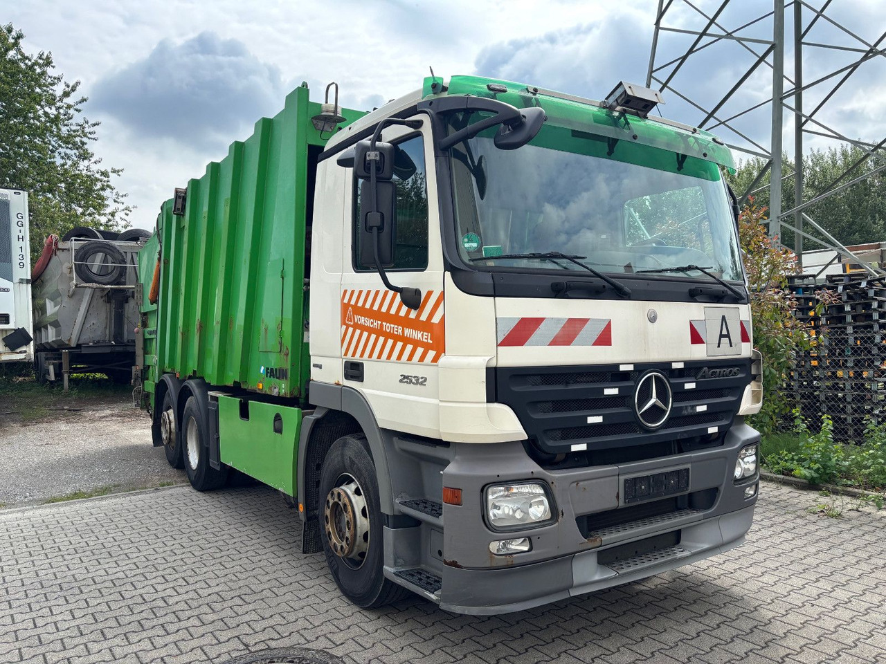 Mercedes-Benz 2532L EU5/Zöller Schüttung/VarioPress/Blatt-Luft - Kamion mbeturinash: foto 1 Mercedes-Benz 2532L EU5/Zöller Schüttung/VarioPress/Blatt-Luft - Kamion mbeturinash: foto 1