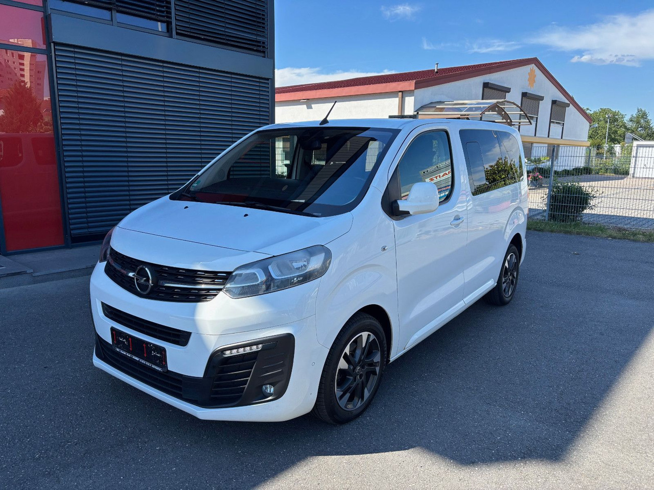 Opel Zafira Life Edition S - Furgon pasagjerësh: foto 1 Opel Zafira Life Edition S - Furgon pasagjerësh: foto 1