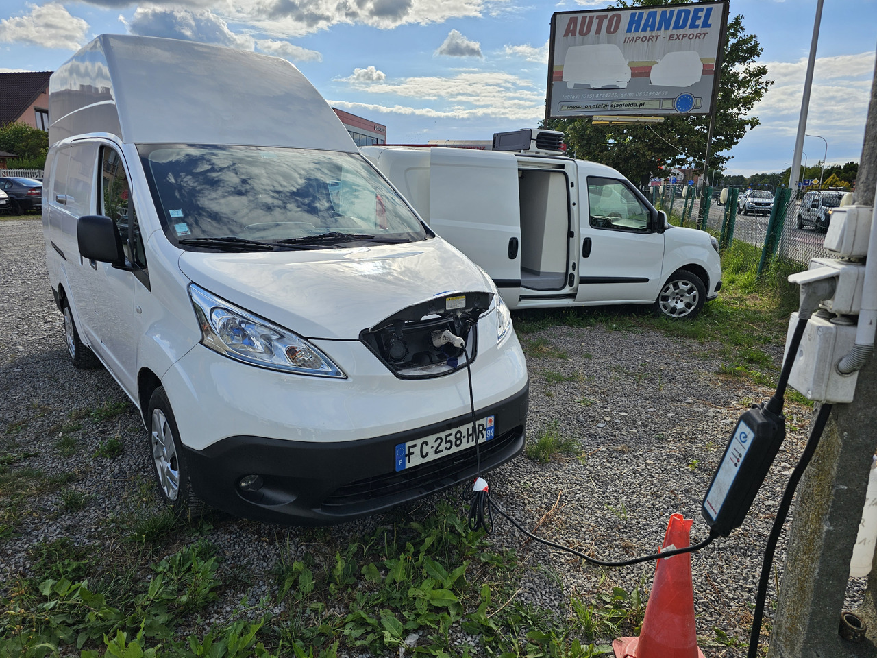 NISSAN E-NV200 ELEKTRYCZNY 40 KV 250 km KLIMA KAMERA - Furgon i vogël, Furgon elektrik: foto 1 NISSAN E-NV200 ELEKTRYCZNY 40 KV 250 km KLIMA KAMERA - Furgon i vogël, Furgon elektrik: foto 1