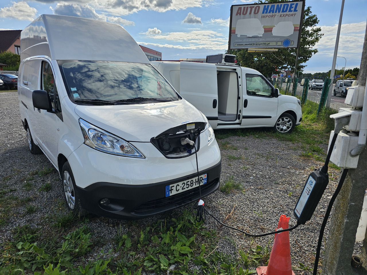 NISSAN E-NV200 ELEKTRYCZNY 40 KV 250 km klima kamera - Furgon i vogël, Furgon elektrik: foto 2 NISSAN E-NV200 ELEKTRYCZNY 40 KV 250 km klima kamera - Furgon i vogël, Furgon elektrik: foto 2