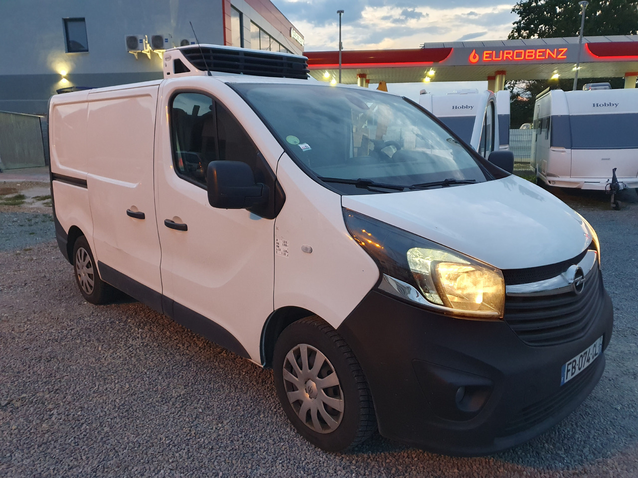 Opel VIVARO CHLODNIA CARRIER+230V KLIMA NAVI EURO6 - Furgon frigorifer: foto 3 Opel VIVARO CHLODNIA CARRIER+230V KLIMA NAVI EURO6 - Furgon frigorifer: foto 3