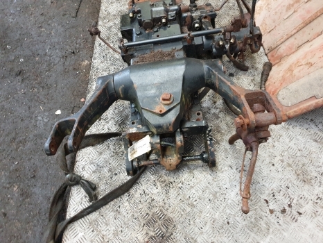 Case International 84, 85, 95 Ser Hydraulic Lift Cover Assy 406003r22, 399885r1 - Sistemi hidraulik për Traktor: foto 2 Case International 84, 85, 95 Ser Hydraulic Lift Cover Assy 406003r22, 399885r1 - Sistemi hidraulik për Traktor: foto 2