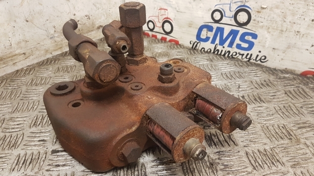 Case Maxxum Mx, Magnum 7000 Series Mx110 Hydraulic Hitch Valve Body 199107a1 - Valvula hidraulike për Traktor: foto 5 Case Maxxum Mx, Magnum 7000 Series Mx110 Hydraulic Hitch Valve Body 199107a1 - Valvula hidraulike për Traktor: foto 5