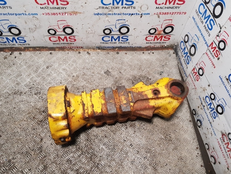 Caterpillar Th62 Clark Hurth Front Half Axle Housing 279.06.004.659, 27906004659 - Aksi i përparmë: foto 1 Caterpillar Th62 Clark Hurth Front Half Axle Housing 279.06.004.659, 27906004659 - Aksi i përparmë: foto 1