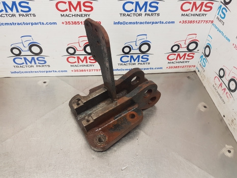 Deutz Agrotron 120, 4xx, 6xx, 4.80, 6.30, 6.45, Top Link Bracket 04415201 - Pezullimi: foto 1 Deutz Agrotron 120, 4xx, 6xx, 4.80, 6.30, 6.45, Top Link Bracket 04415201 - Pezullimi: foto 1