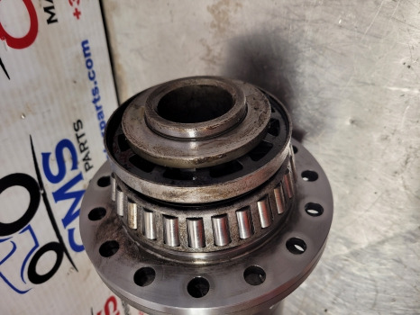 Deutz Agrotron 135, 150.7, 155, 165 Front Axle Differential 4481271003, 04415156 - Aksi i përparmë: foto 4 Deutz Agrotron 135, 150.7, 155, 165 Front Axle Differential 4481271003, 04415156 - Aksi i përparmë: foto 4