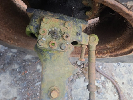 Deutz-fahr Dx4.57 Front Axle Hub Lhs Complete 04358295, 04354203, 04386748 - Aksi i përparmë: foto 5 Deutz-fahr Dx4.57 Front Axle Hub Lhs Complete 04358295, 04354203, 04386748 - Aksi i përparmë: foto 5