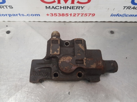 Fiat Ford 35, 90 Series 90-90 Hydraulic Spool Valve Cover 5116841 - Sistemi hidraulik: foto 2 Fiat Ford 35, 90 Series 90-90 Hydraulic Spool Valve Cover 5116841 - Sistemi hidraulik: foto 2