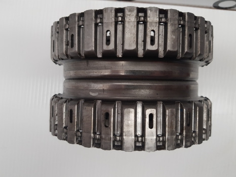 Ford 40 Series, Ts, 8240, 7840, Transmission Clutch Housing Front F0nn7r037ac - Friksion dhe pjesë këmbimi: foto 5 Ford 40 Series, Ts, 8240, 7840, Transmission Clutch Housing Front F0nn7r037ac - Friksion dhe pjesë këmbimi: foto 5